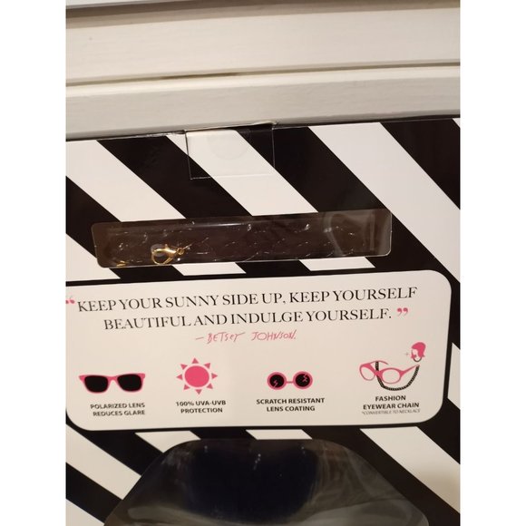 New! Betsey Johnson polarized sunglasses set black - Picture 7 of 7